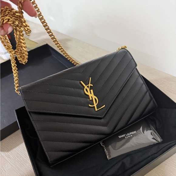 Saint Laurent Classic Cassandre Chain Wallet in Grain De Poudre Leather - Picture 2 of 4